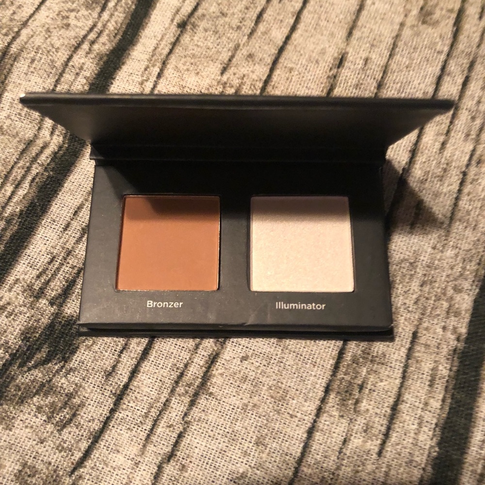 NEW•Ulta Beauty Bronzer / lluminator Combo - Picture 3 of 12
